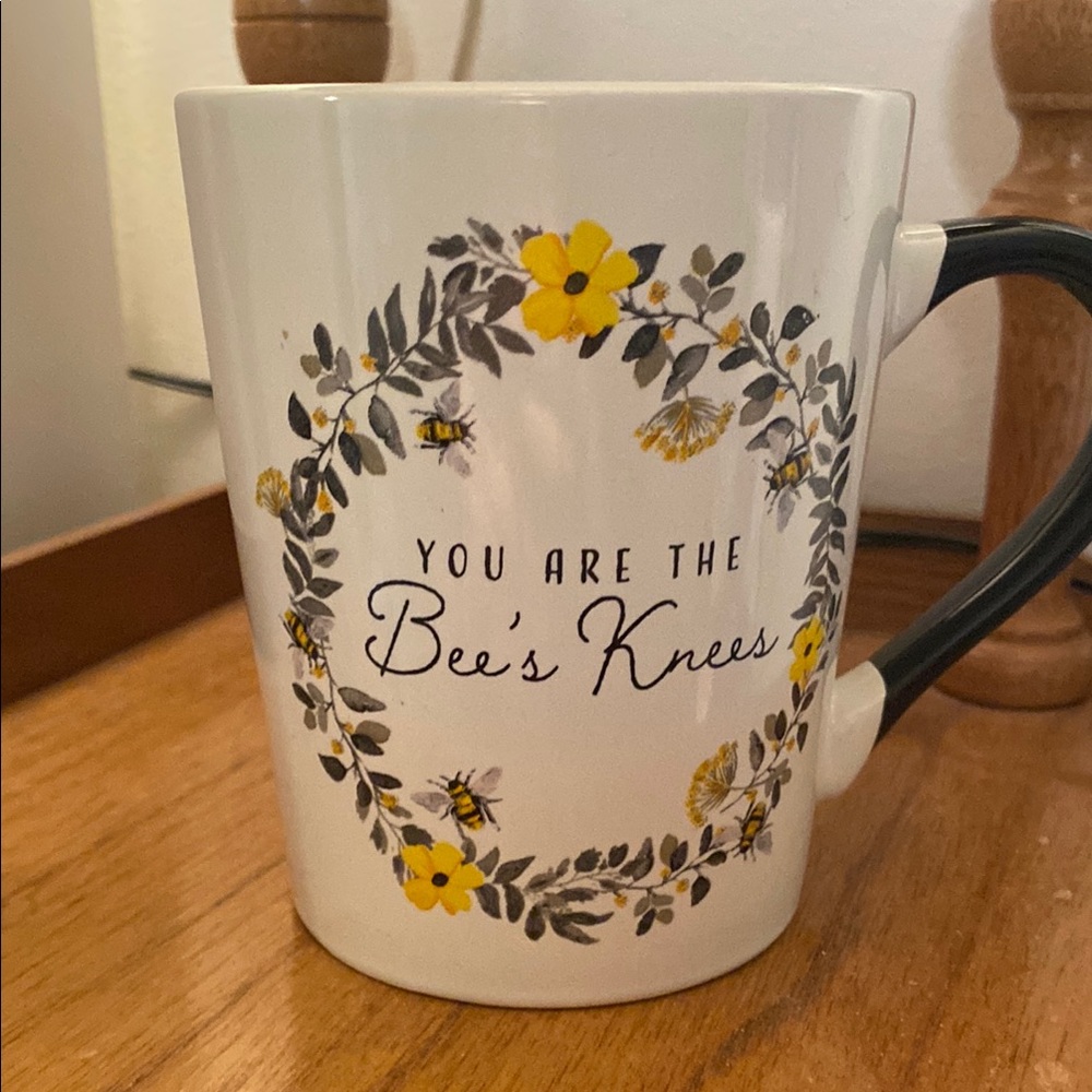 Floral Bee Mug - White and Yellow